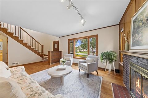 Tiny photo for 715 S Catherine Avenue, La Grange, IL 60525 (MLS # 12484759)