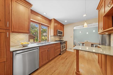 Tiny photo for 715 S Catherine Avenue, La Grange, IL 60525 (MLS # 12484759)