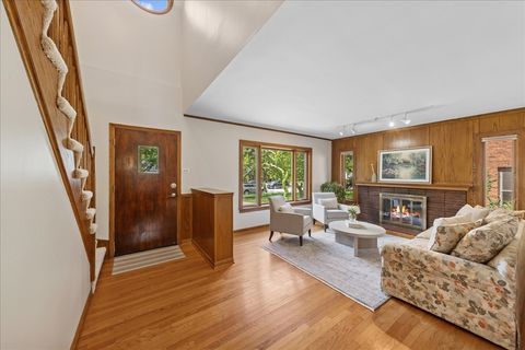 Tiny photo for 715 S Catherine Avenue, La Grange, IL 60525 (MLS # 12484759)