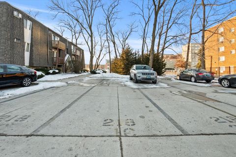 Tiny photo for 218 Madison Street #1C, Joliet, IL 60435 (MLS # 12534463)