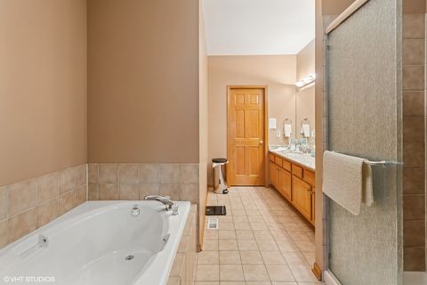 Tiny photo for 1724 Waverly Circle, St. Charles, IL 60174 (MLS # 12494681)