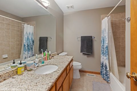 Tiny photo for 1724 Waverly Circle, St. Charles, IL 60174 (MLS # 12494681)