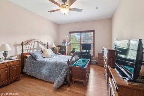 Tiny photo for 1724 Waverly Circle, St. Charles, IL 60174 (MLS # 12494681)