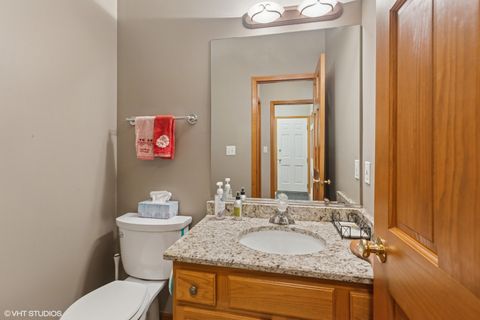 Tiny photo for 1724 Waverly Circle, St. Charles, IL 60174 (MLS # 12494681)