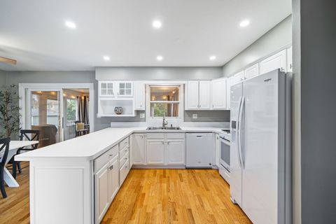Tiny photo for 425 N Alfred Avenue, Elgin, IL 60123 (MLS # 12607347)