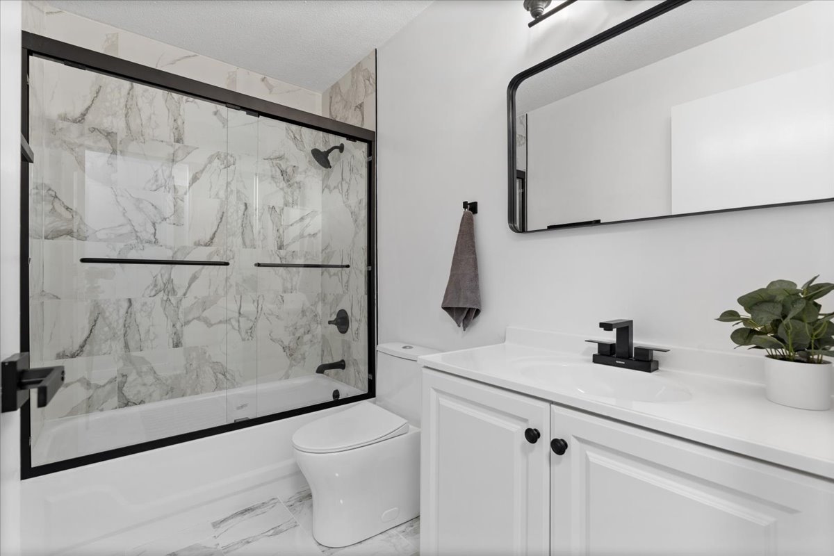 Chicago, Illinois 60605, United States, 2 Bedrooms Bedrooms, ,3 BathroomsBathrooms,Residential,Active,226079