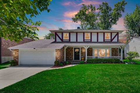 Photo of 459 Sussex Court, Buffalo Grove, IL 60089 (MLS # 12668976)