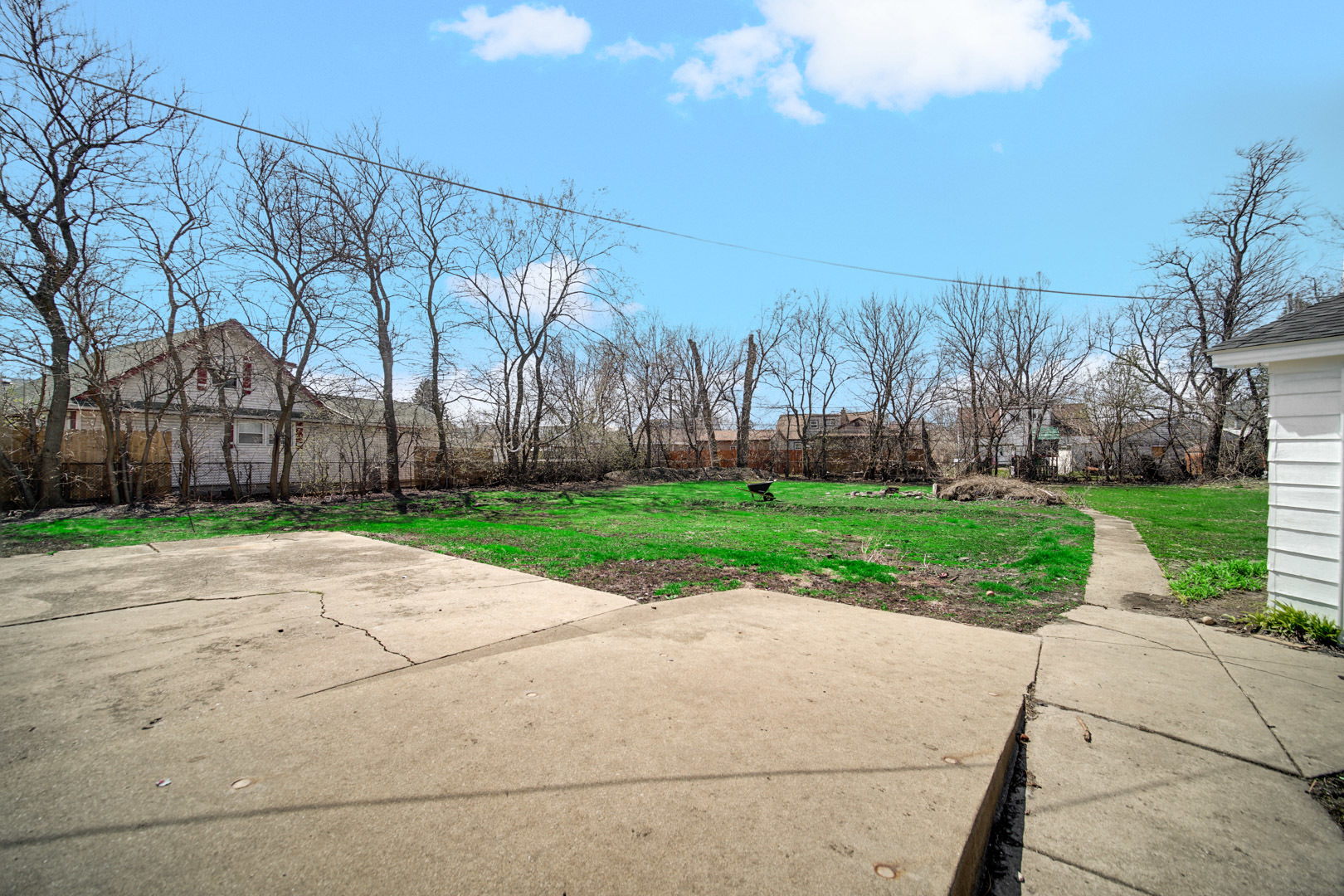 824 Rowlett Avenue