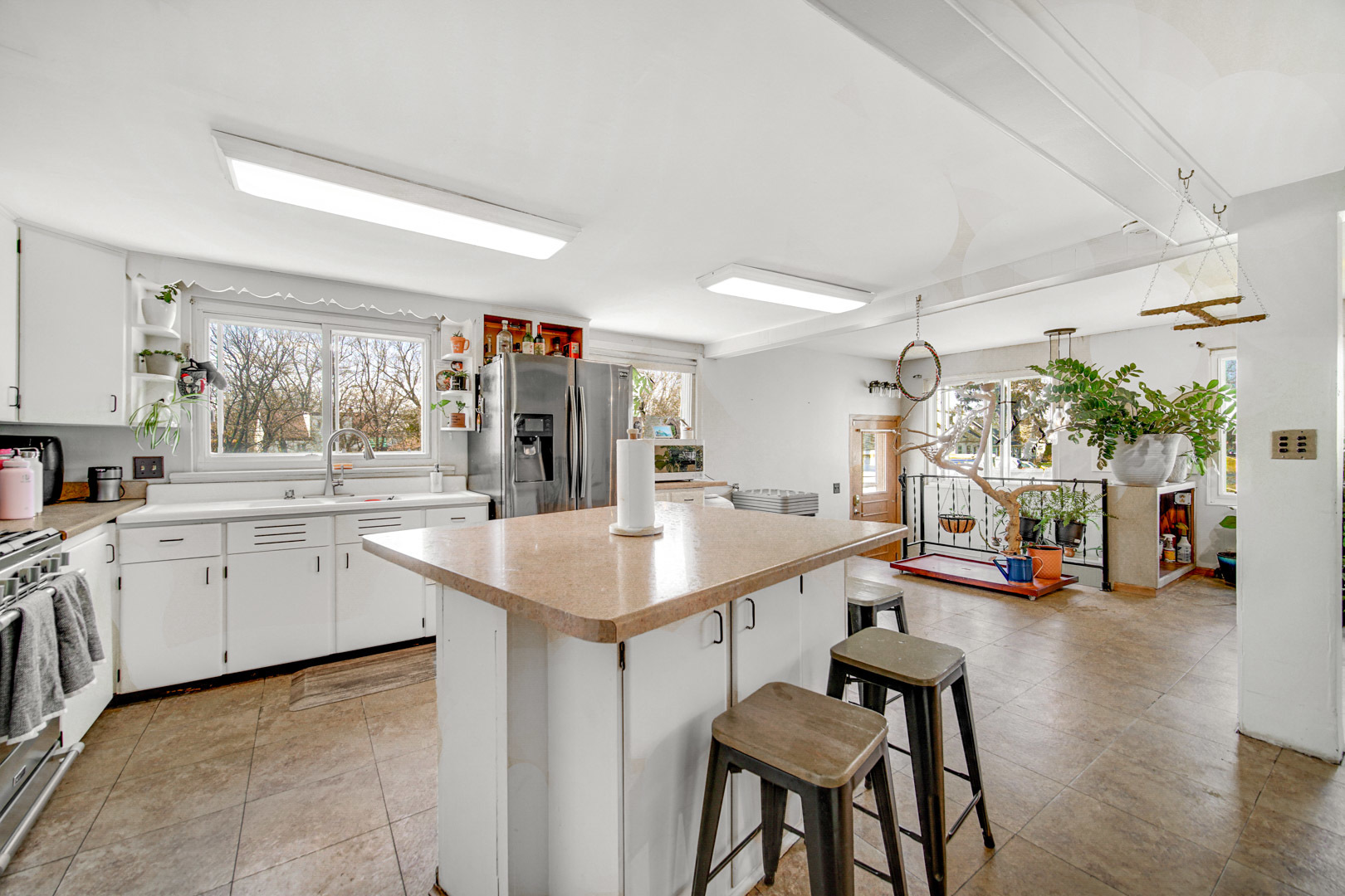 824 Rowlett Avenue