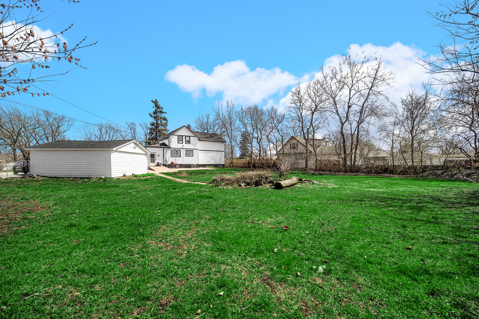 824 Rowlett Avenue