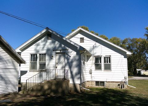 Tiny photo for 115 W 8th Street, St. Elmo, IL 62458 (MLS # 12508307)