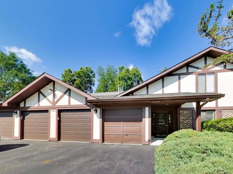 Tiny photo for 1456 N Elmhurst Road #101A, Mount Prospect, IL 60056 (MLS # 12741578)