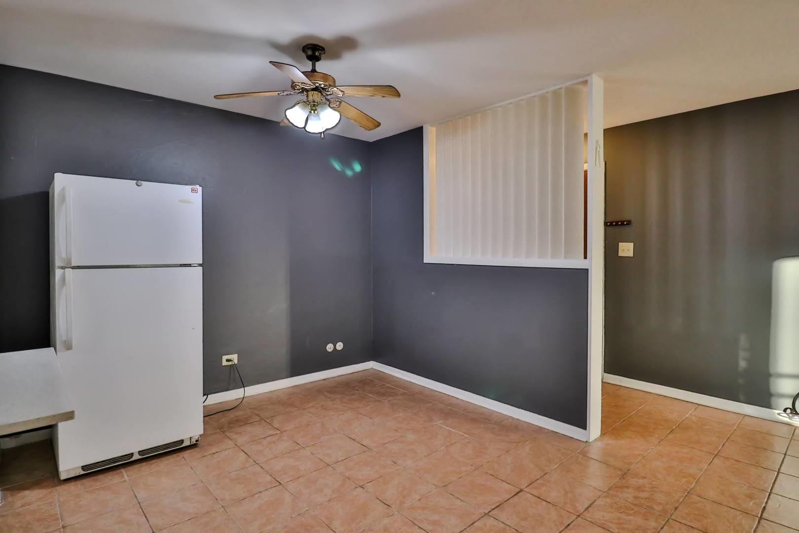 1085 Valley Lane 216