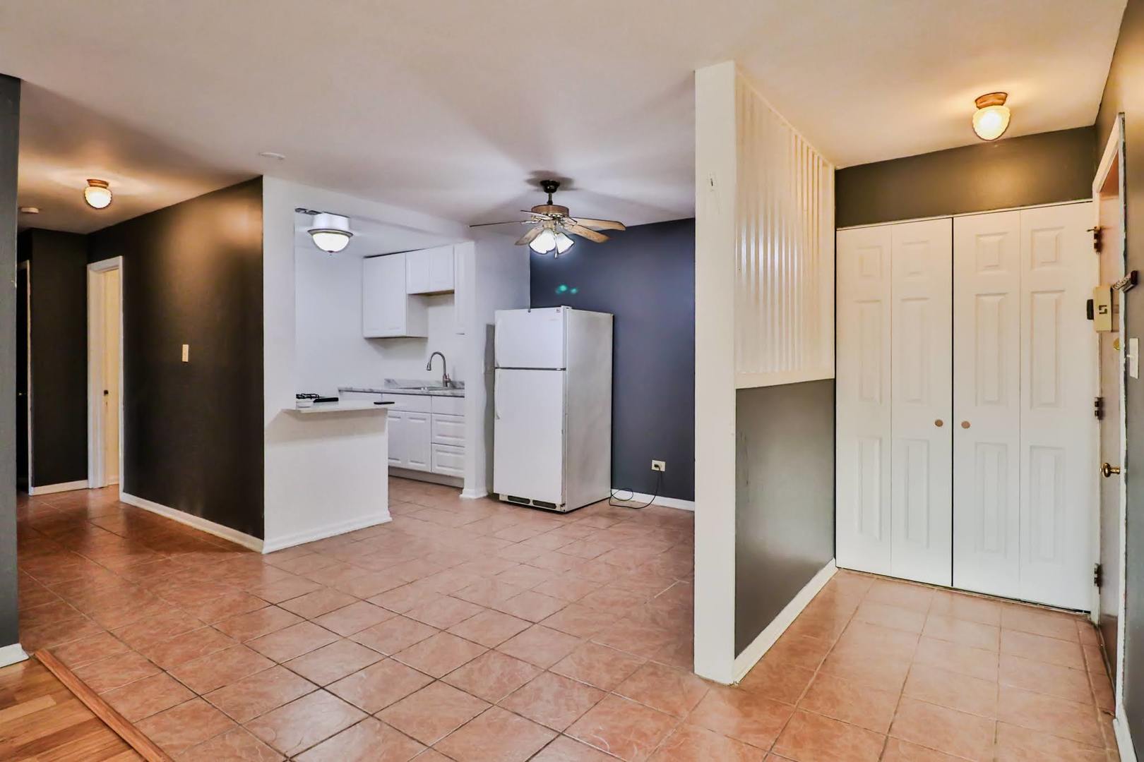 1085 Valley Lane 216