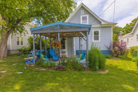 Tiny photo for 729 W Henry Street, Pontiac, IL 61764 (MLS # 12684898)