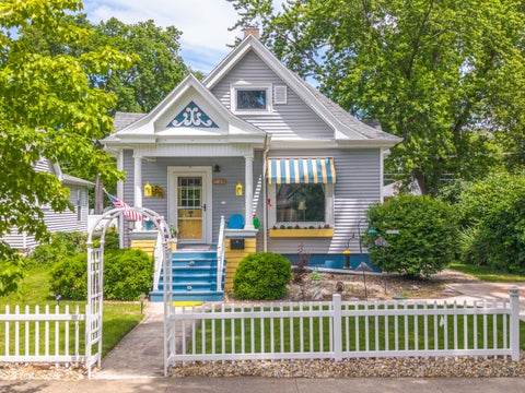 Photo of 729 W Henry Street, Pontiac, IL 61764 (MLS # 12684898)