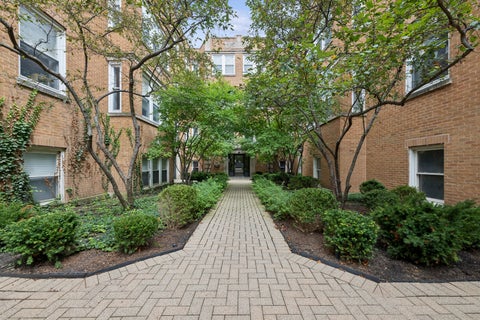 Tiny photo for 534.5 W Belmont Avenue #1N, Chicago, IL 60657 (MLS # 12725470)