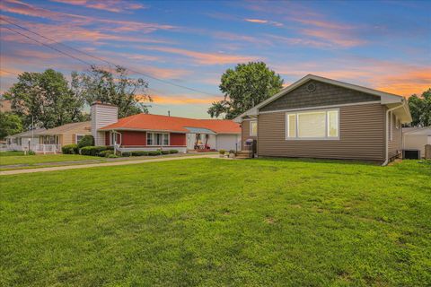 Tiny photo for 615 E Newkirk Street, Tuscola, IL 61953 (MLS # 12691230)