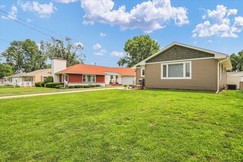Tiny photo for 615 E Newkirk Street, Tuscola, IL 61953 (MLS # 12691230)