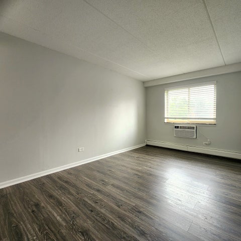 Tiny photo for 575 Fairway View Drive #1F, Wheeling, IL 60090 (MLS # 12724255)