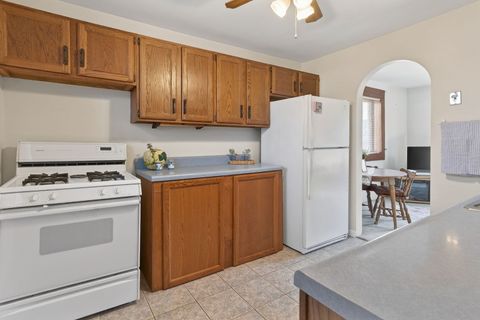 Tiny photo for 3818 15th Street C, Moline, IL 61265 (MLS # 12586990)