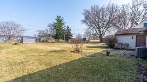 Tiny photo for 3818 15th Street C, Moline, IL 61265 (MLS # 12586990)