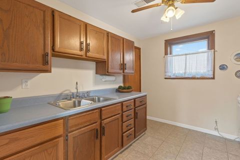 Tiny photo for 3818 15th Street C, Moline, IL 61265 (MLS # 12586990)