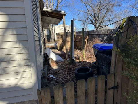 Tiny photo for 405 W Bissell Street, Bloomington, IL 61701 (MLS # 12549141)