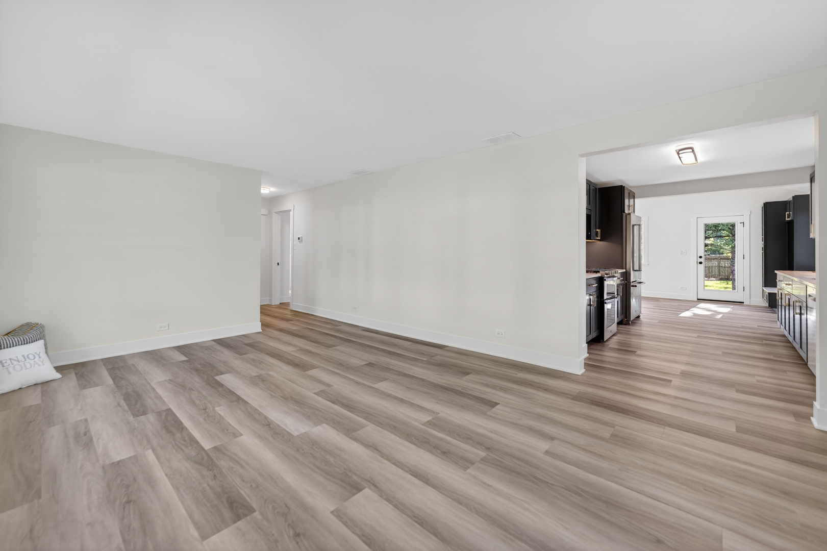 241 S Riverside Drive
