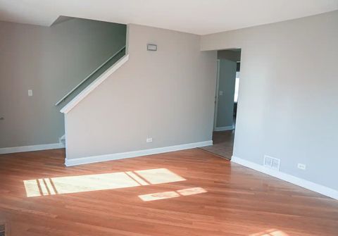 Tiny photo for 7 Gladys Court, South Elgin, IL 60177 (MLS # 12622708)