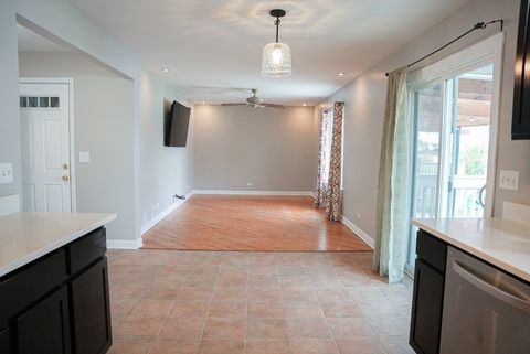 Tiny photo for 7 Gladys Court, South Elgin, IL 60177 (MLS # 12622708)