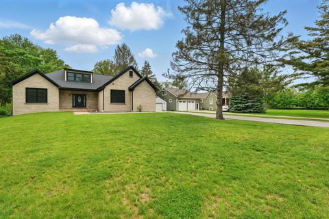 Tiny photo for 3026 Jackson Drive, Arlington Heights, IL 60004 (MLS # 12489046)