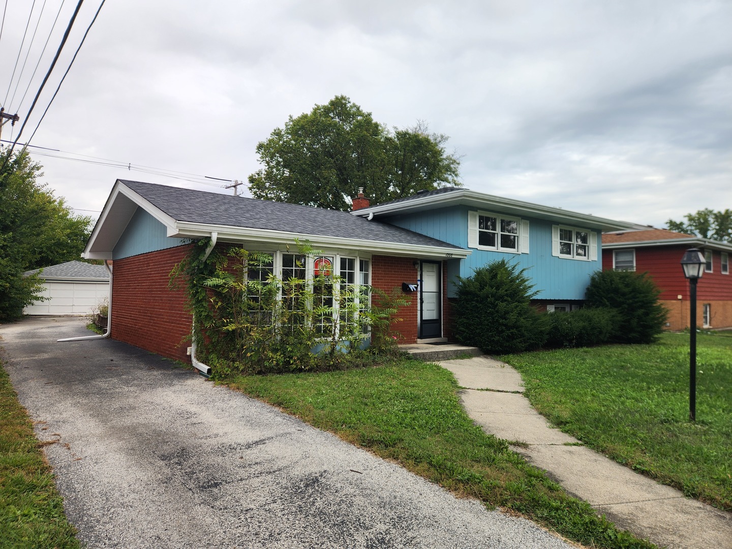 1208 Evergreen Road