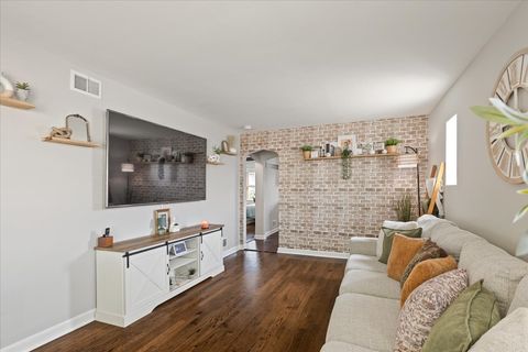 Tiny photo for 4031 Park Avenue, Brookfield, IL 60513 (MLS # 12711825)