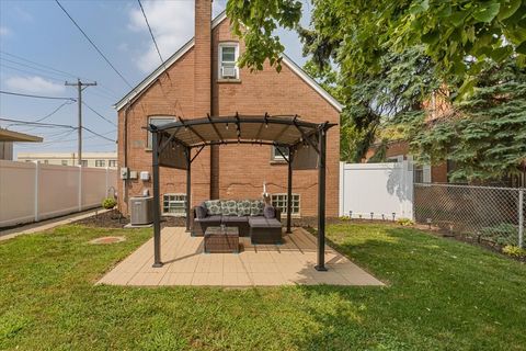 Tiny photo for 4031 Park Avenue, Brookfield, IL 60513 (MLS # 12711825)