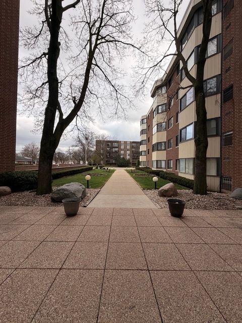 Photo of 5500 Lincoln Avenue #507W, Morton Grove, IL 60053 (MLS # 12606919)