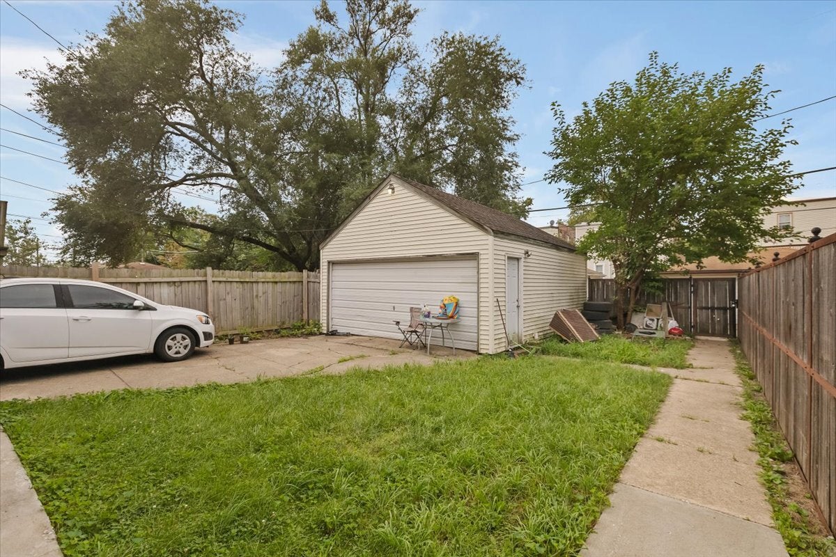 1944 S Springfield Avenue - Photo 3