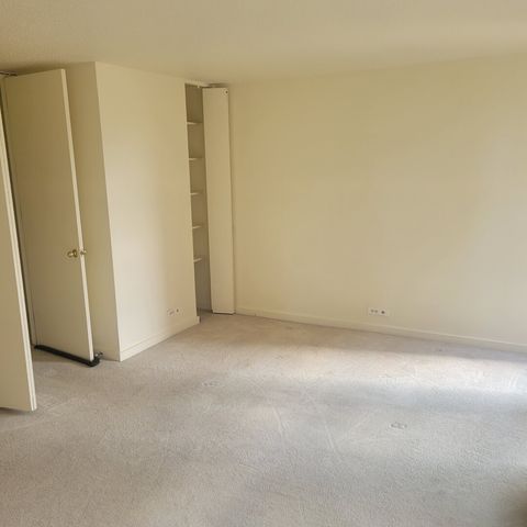 Tiny photo for 6700 S South Shore Drive #2G, Chicago, IL 60649 (MLS # 12326164)