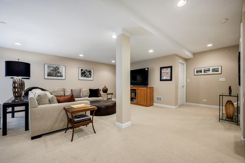 Tiny photo for 3 Winged Foot Drive, Hawthorn Woods, IL 60047 (MLS # 12751610)
