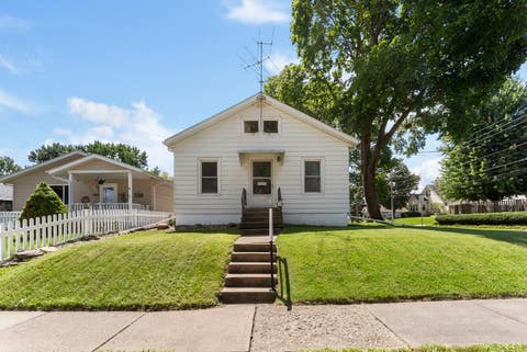 Tiny photo for 1201 E Central Park Avenue, Davenport, IA 50803 (MLS # 12732518)