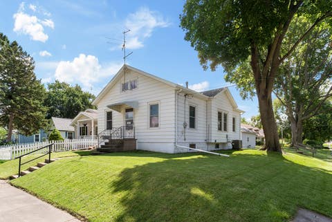 Tiny photo for 1201 E Central Park Avenue, Davenport, IA 50803 (MLS # 12732518)
