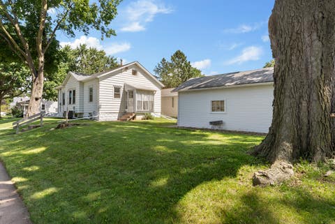 Tiny photo for 1201 E Central Park Avenue, Davenport, IA 50803 (MLS # 12732518)