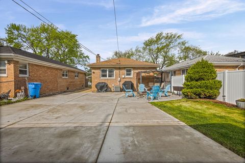 Tiny photo for 7807 S Kenneth Avenue, Chicago, IL 60652 (MLS # 12602344)