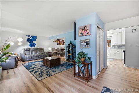 Tiny photo for 624 Shorewood Drive, Shorewood, IL 60404 (MLS # 12748894)