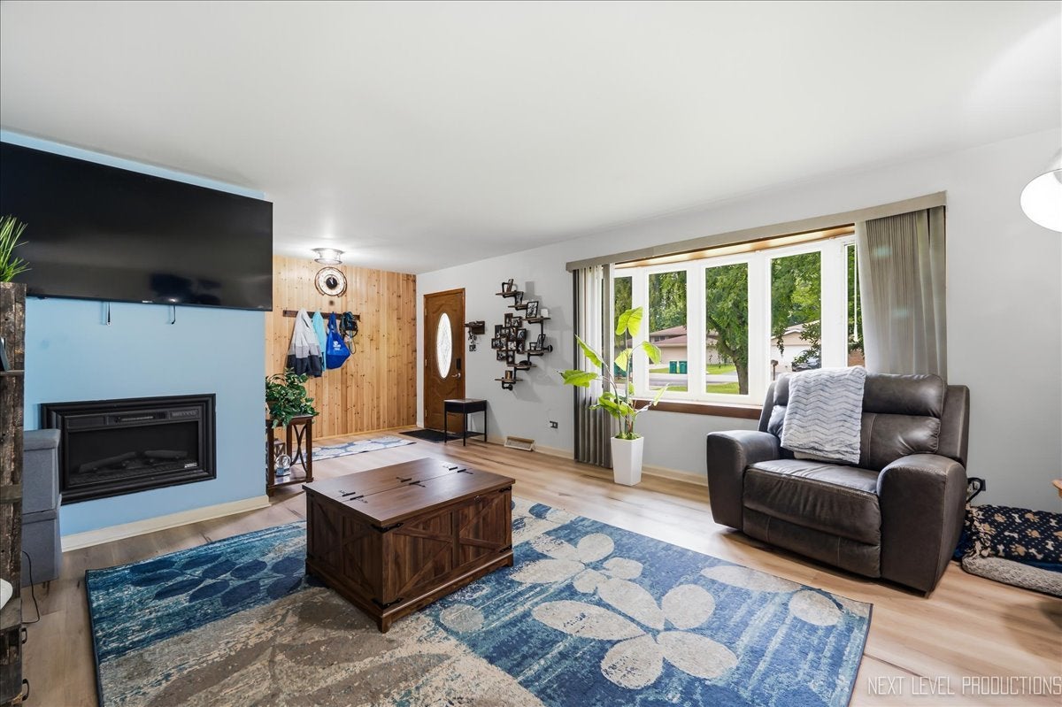 624 Shorewood Drive