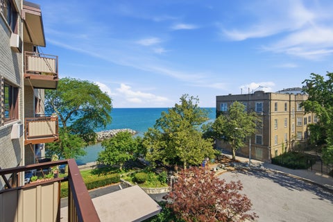 Tiny photo for 1316 W Fargo Avenue #403, Chicago, IL 60626 (MLS # 12703350)