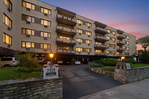 Tiny photo for 1316 W Fargo Avenue #403, Chicago, IL 60626 (MLS # 12703350)