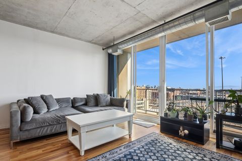 Tiny photo for 700 W Van Buren Street #1105, Chicago, IL 60607 (MLS # 12601729)