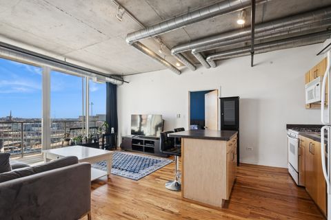 Tiny photo for 700 W Van Buren Street #1105, Chicago, IL 60607 (MLS # 12601729)