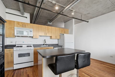 Tiny photo for 700 W Van Buren Street #1105, Chicago, IL 60607 (MLS # 12601729)
